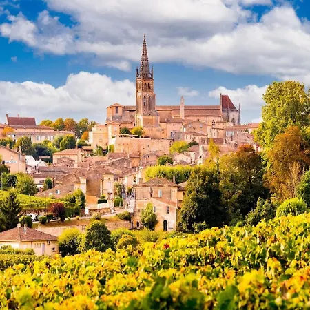 A L Ombre Du Chene Emilion